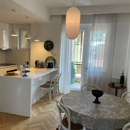 Luxury Mak Apartament *